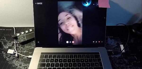  Actriz porno milf española se folla a un fan por webcam (VOL III). Esta madurita sabe sacar bien la leche a distancia.